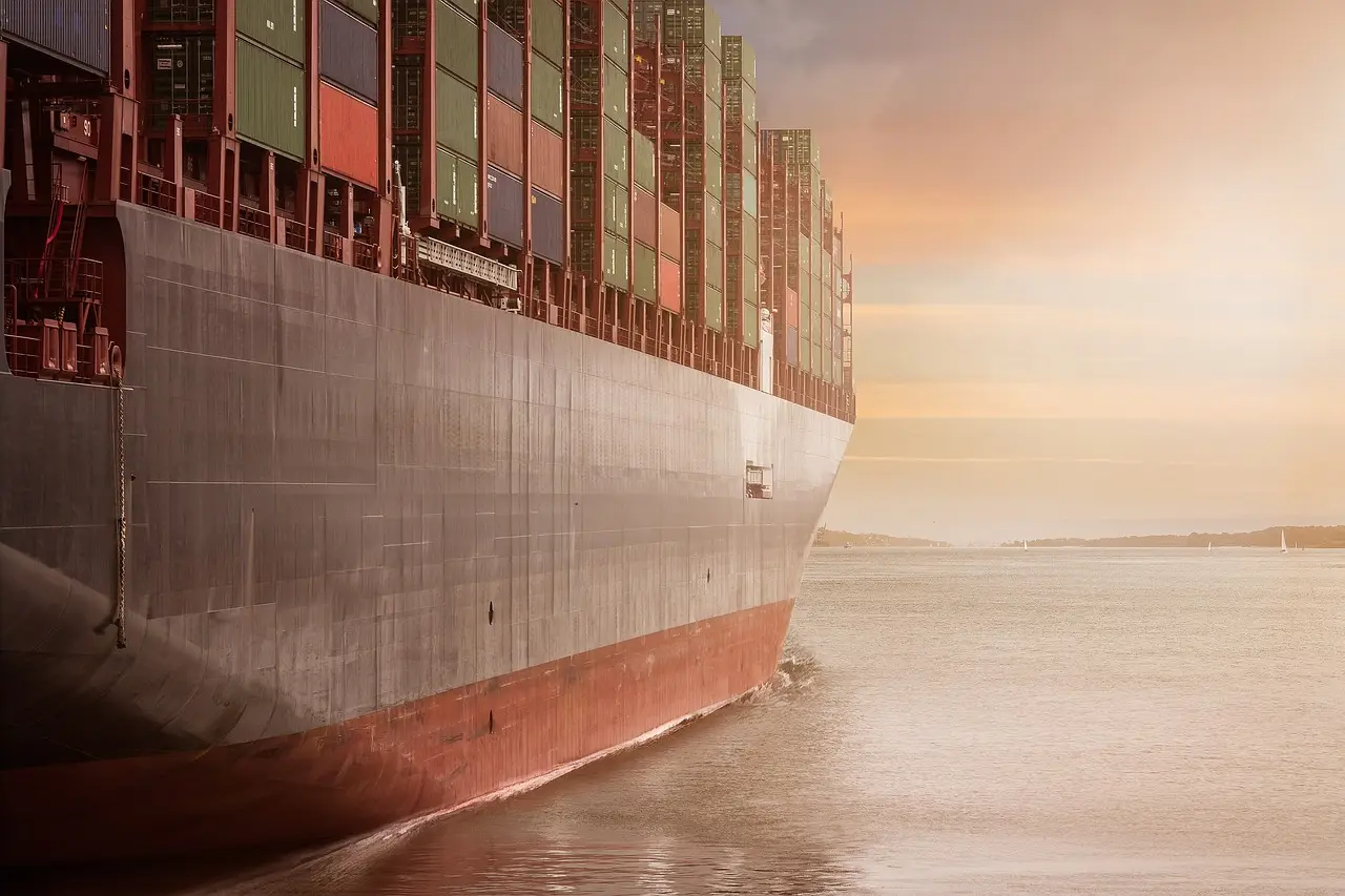 U.S. imports rise as container rates climb, Hormuz tensions persist - Furniture Today