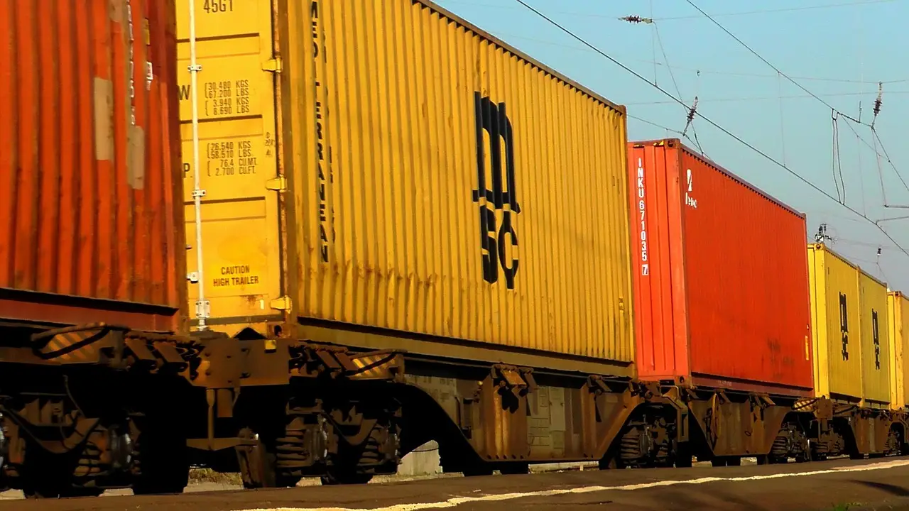 SC Ports handles first Isuzu container shipment through Inland Port Greer
