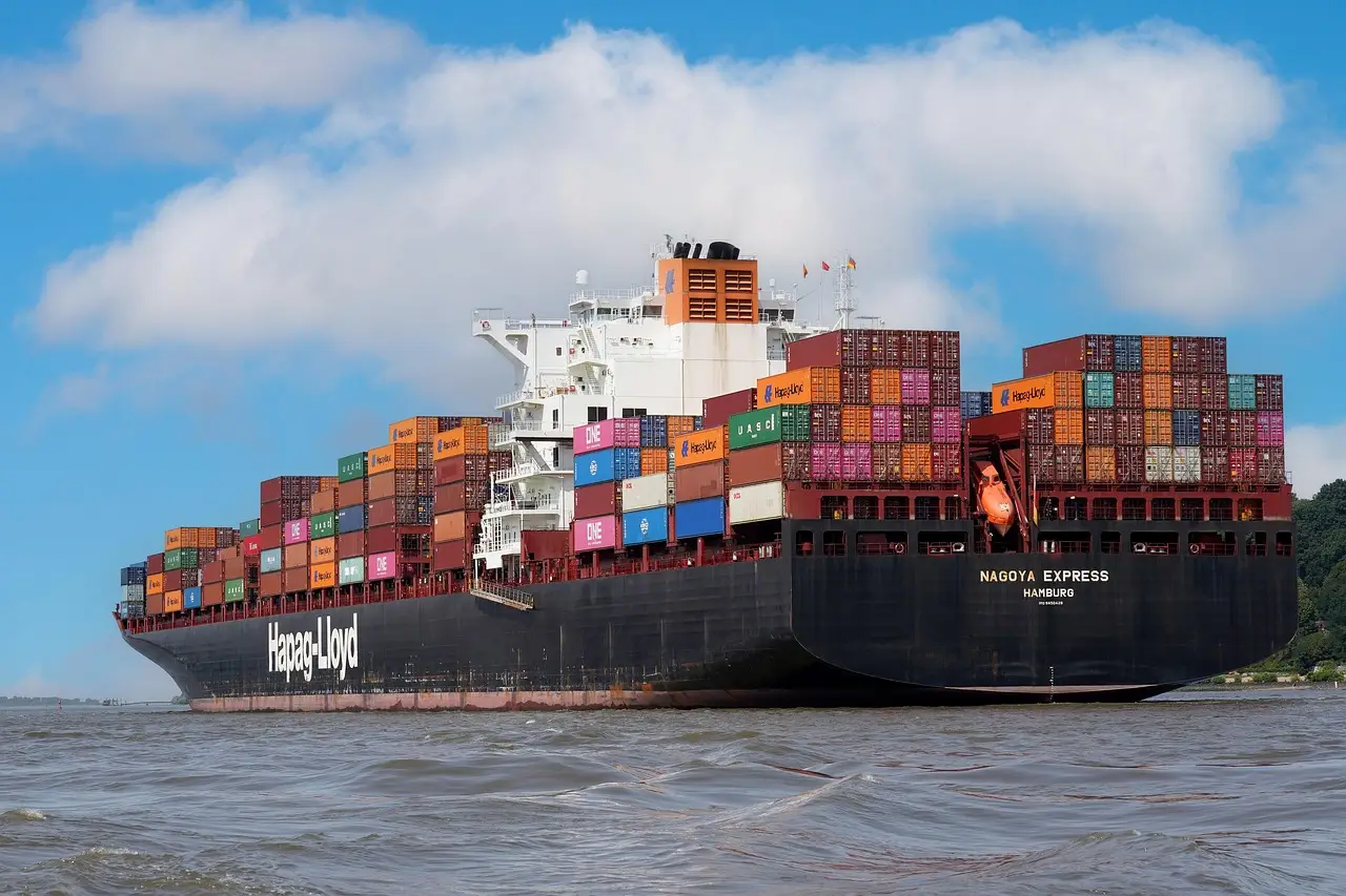 HD Hyundai Wins Order for Eight Container Ships, to Supply 13,000-TEU Vessels to HMM - 매일경제