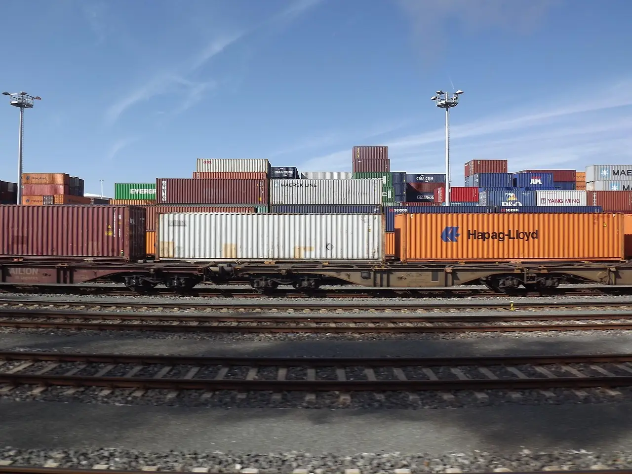 Maersk lowers intermodal fuel fees in Italy