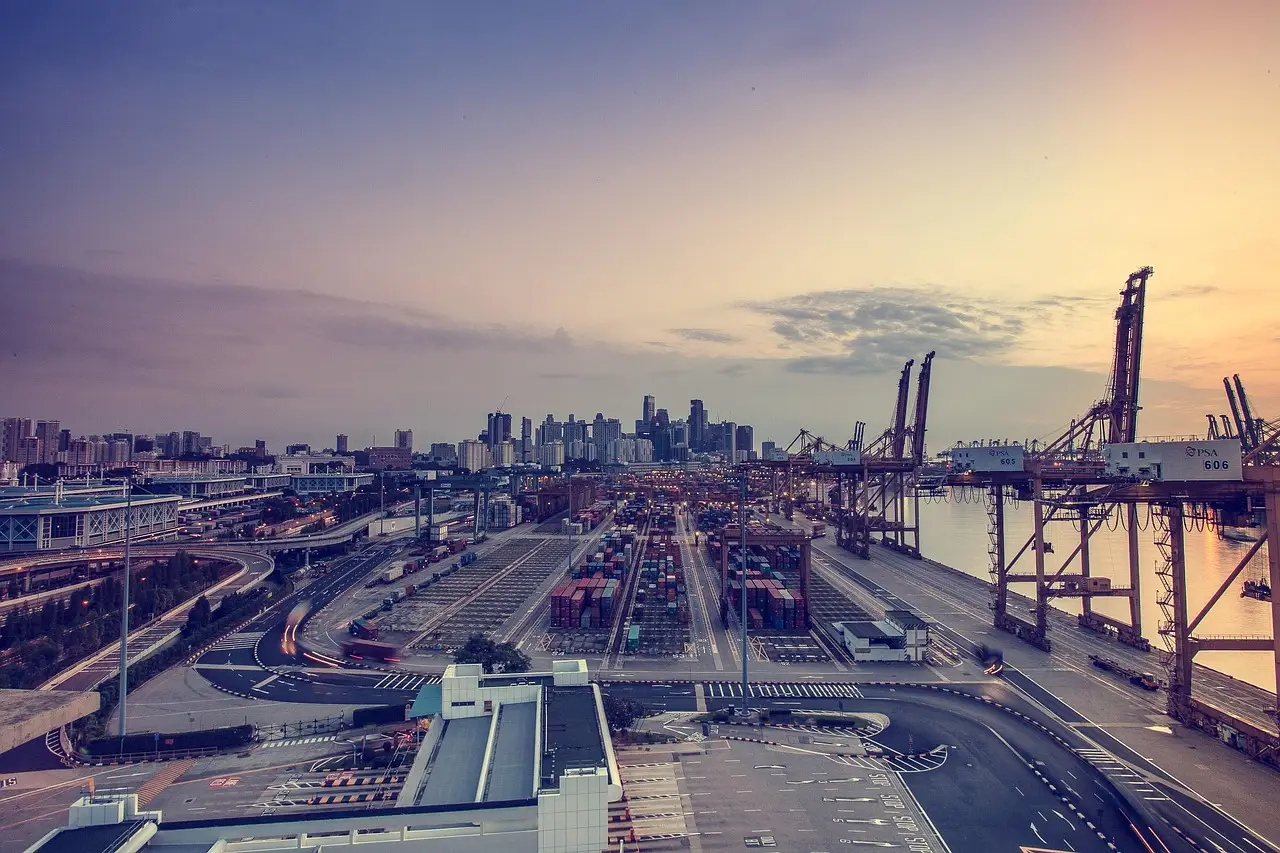 Boxship orderbook bulges as race for giant vessels heats up