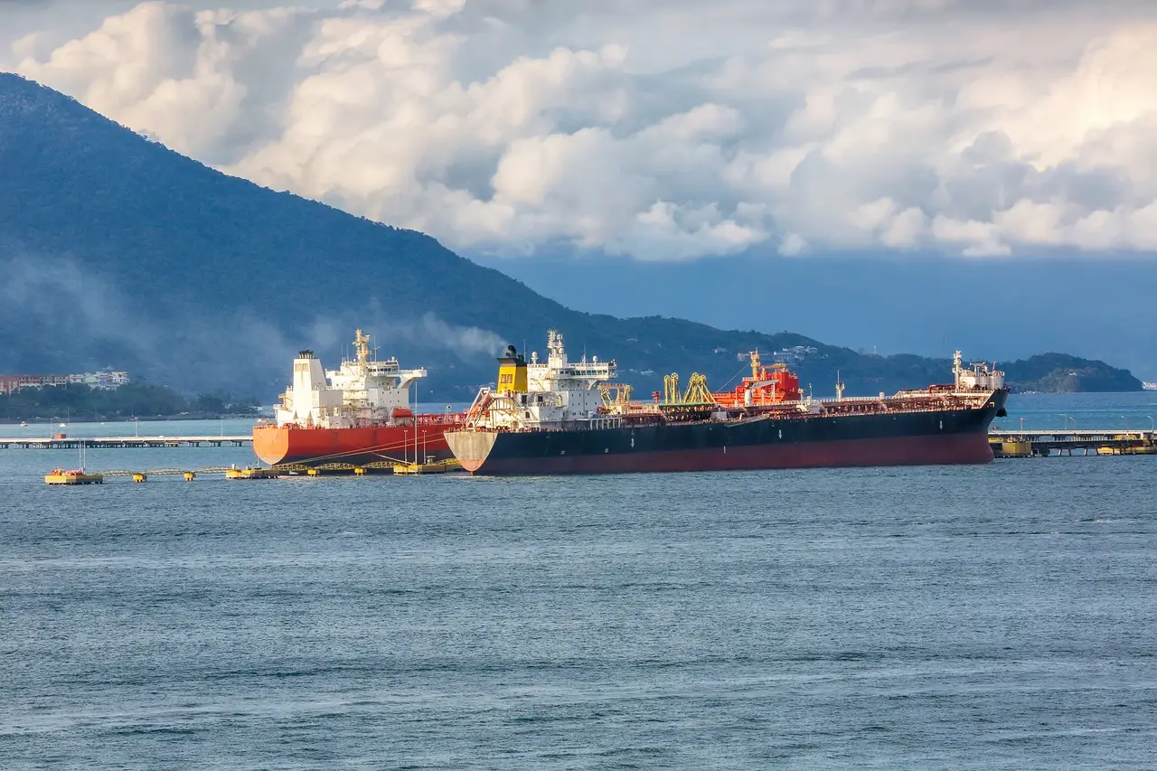Russian diesel tanker heads for U.S. following Trump-Putin deal