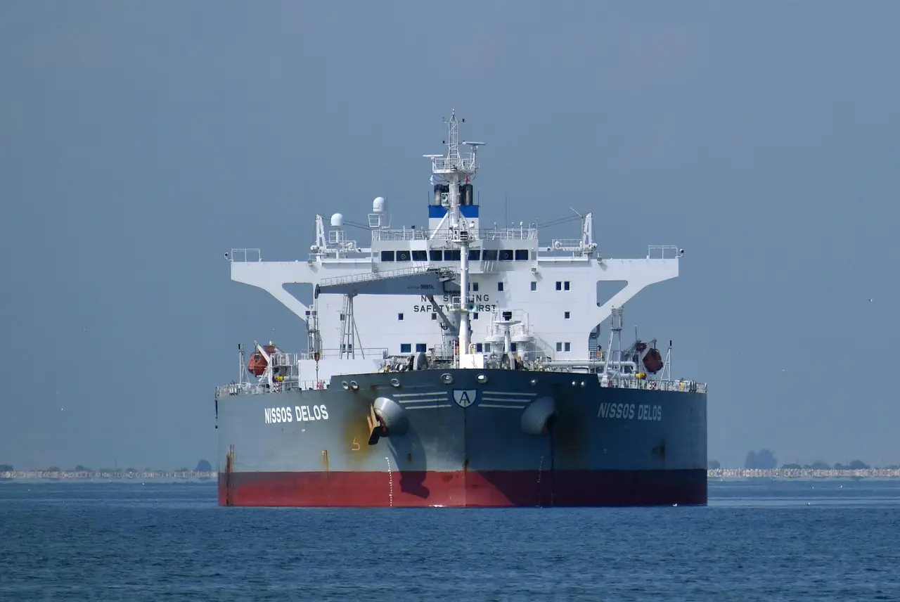 Sanctioned Russian tankers head for US carrying diesel